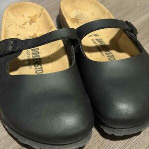 WOMEN BIRKENSTOCK BLACK CLOGS